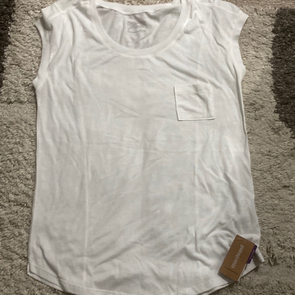 New with Tags womens white sleeveless tee white size small